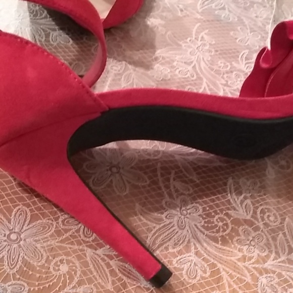 a.n.d eawy  Red Heels - Picture 6 of 8